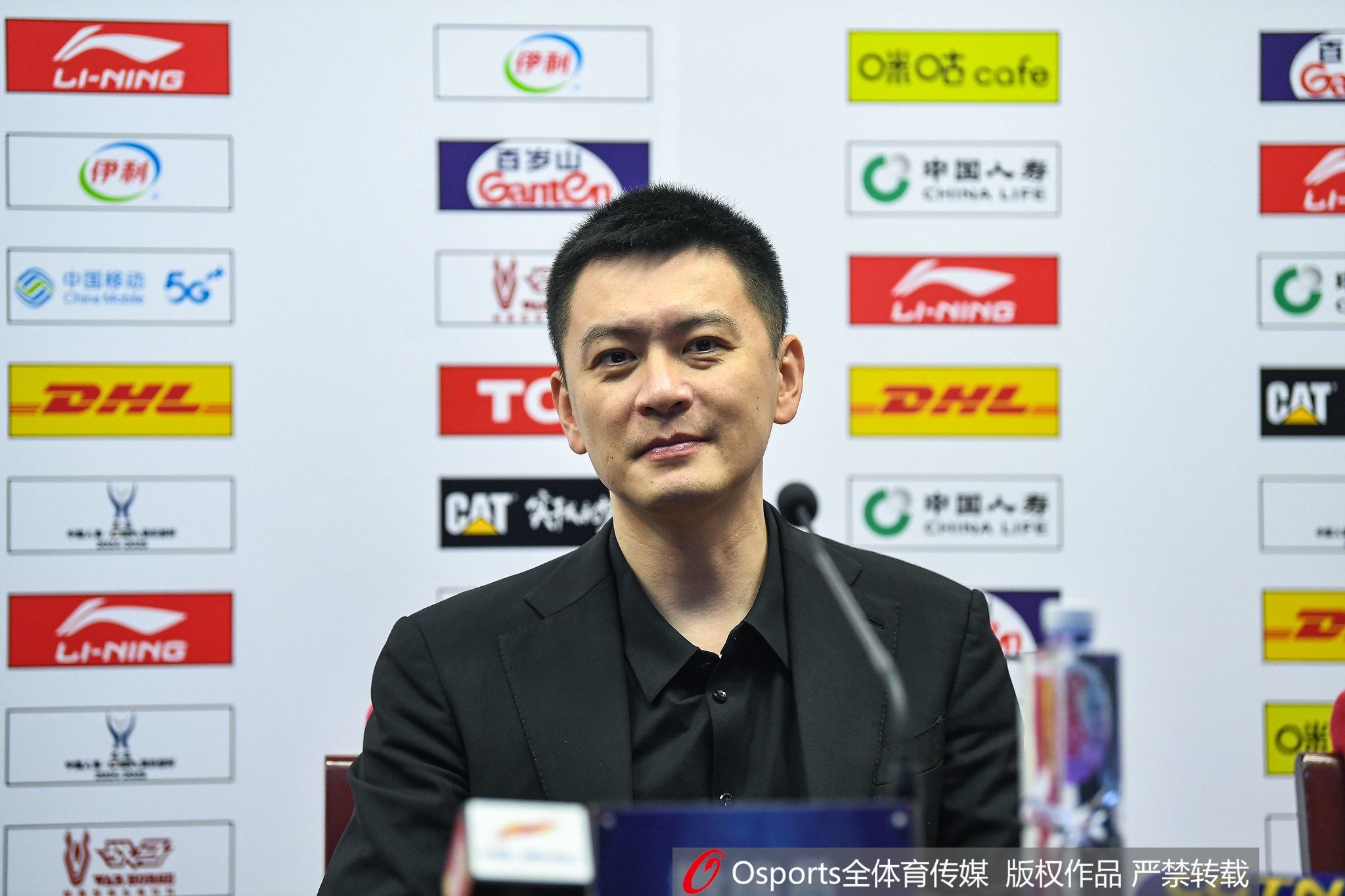 刻不容缓!杨鸣:回到主场比赛前 最主要的是解决决心和信心问题