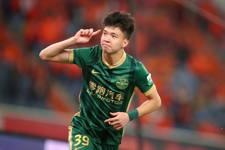 戴维森称赞王钰栋:他潜力很大,应该是有去欧洲踢球的能力