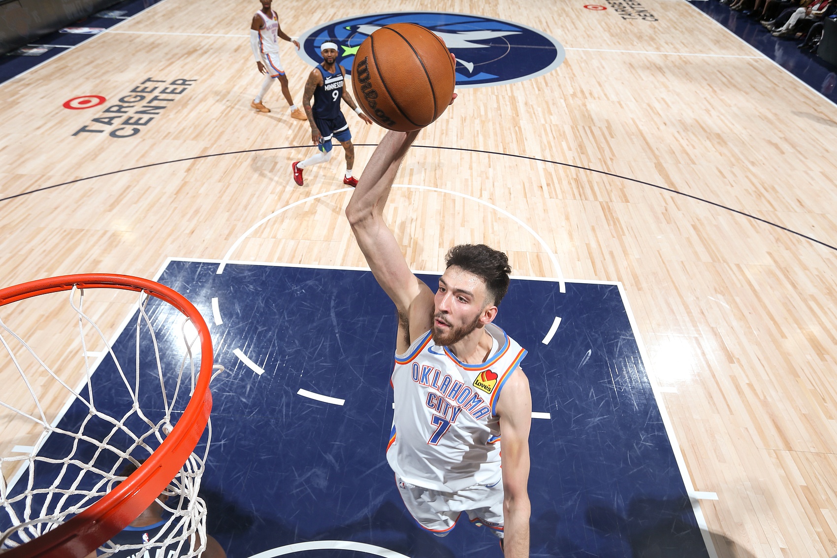 打球风格像切特?周琦:以前有点像 在NBA时候我打得靠外
